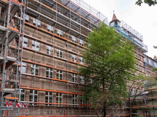 Gerüststellung Reutersbrunnenstraße, Grundschule Nürnberg